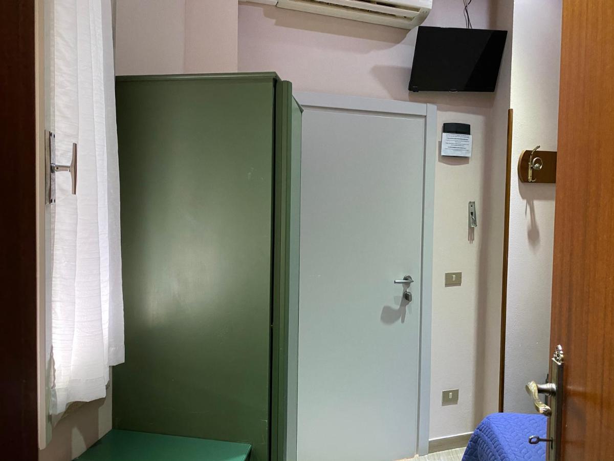 Hotel Moderno - Bed & Breakfast แชร์เวีย ภายนอก รูปภาพ
