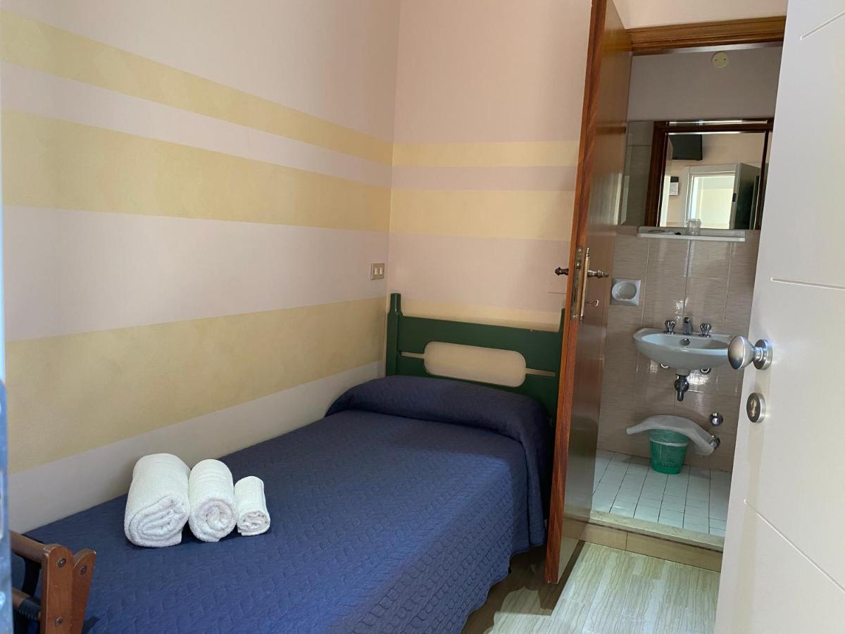 Hotel Moderno - Bed & Breakfast แชร์เวีย ภายนอก รูปภาพ