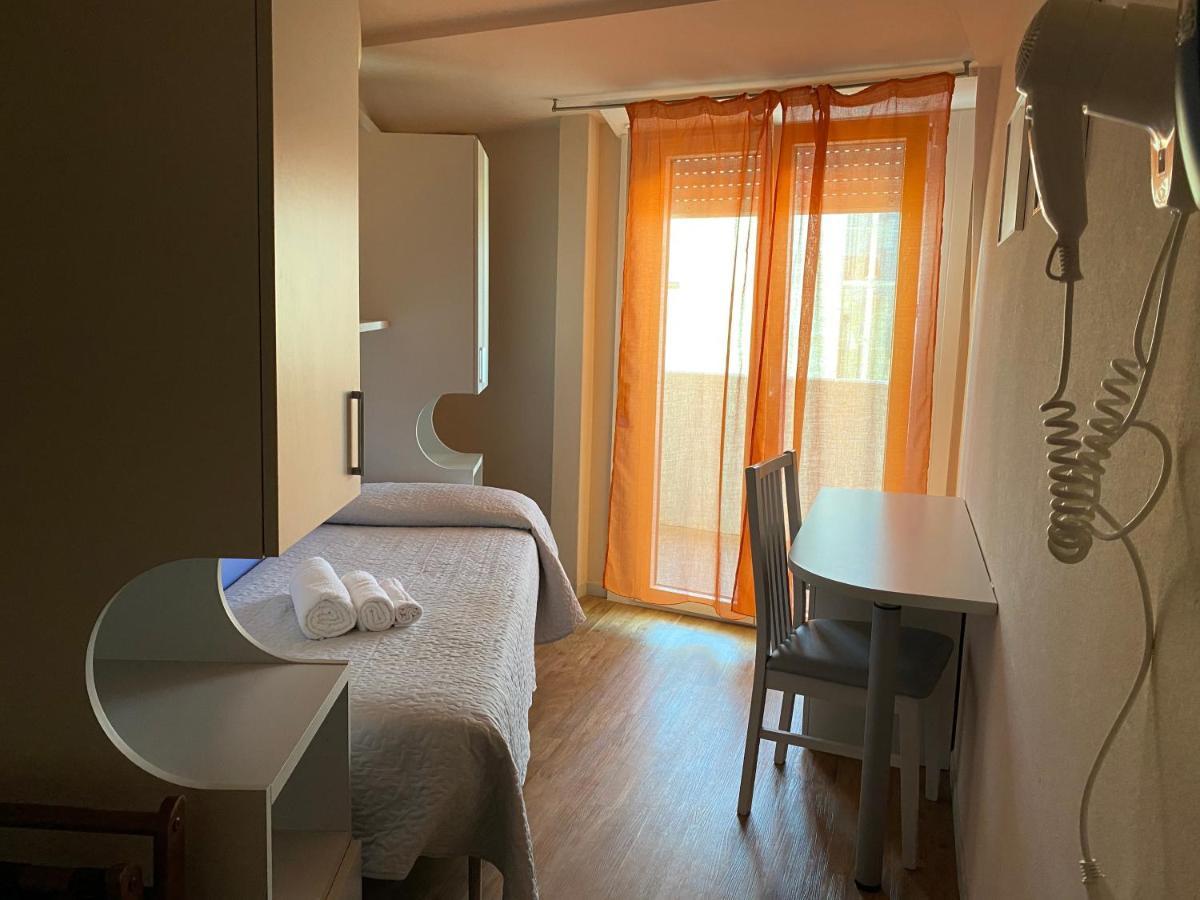 Hotel Moderno - Bed & Breakfast แชร์เวีย ภายนอก รูปภาพ