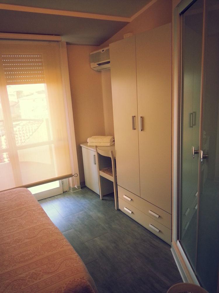 Hotel Moderno - Bed & Breakfast แชร์เวีย ภายนอก รูปภาพ