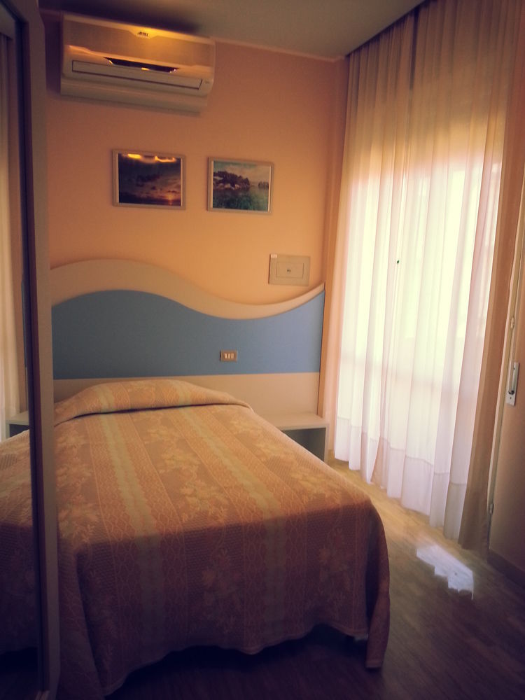 Hotel Moderno - Bed & Breakfast แชร์เวีย ภายนอก รูปภาพ