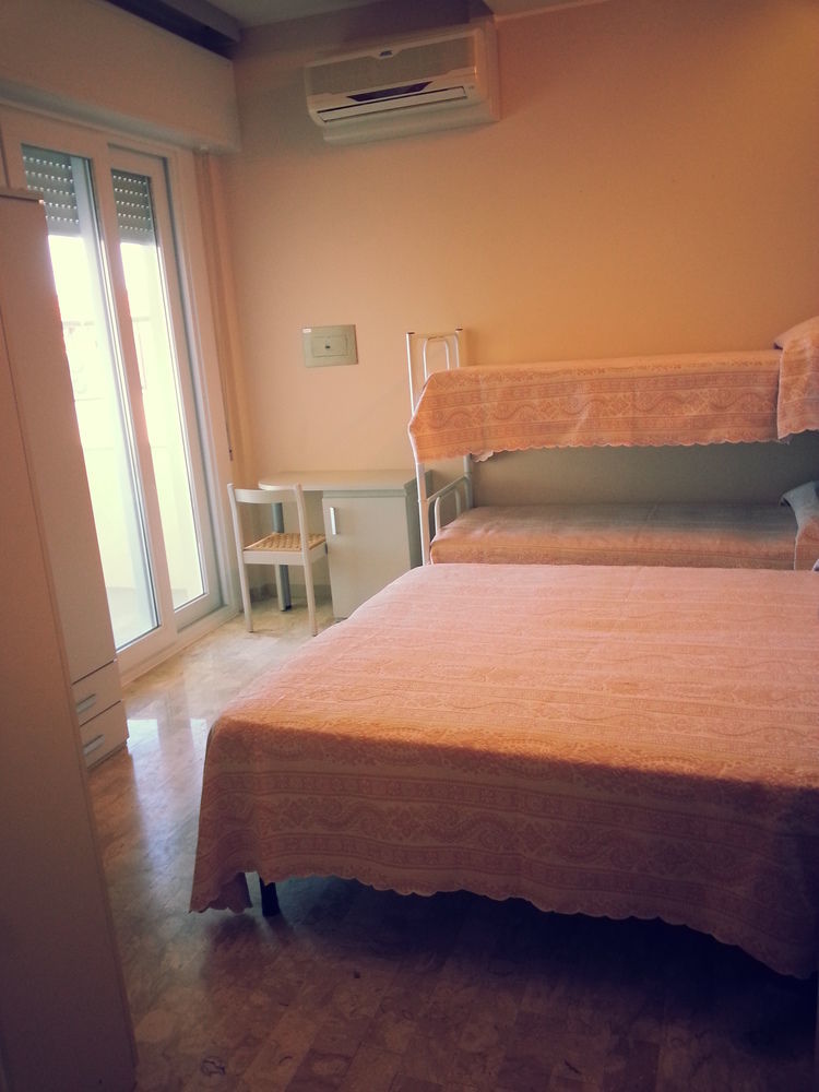 Hotel Moderno - Bed & Breakfast แชร์เวีย ภายนอก รูปภาพ